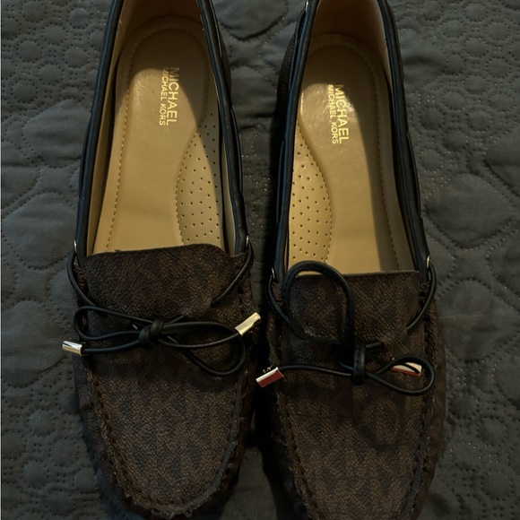 Michael Kors signature flats - Picture 2 of 4